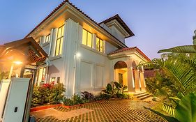 Elivaas Signature Casa Bonita 4Bhk Hideaway With Private Pool